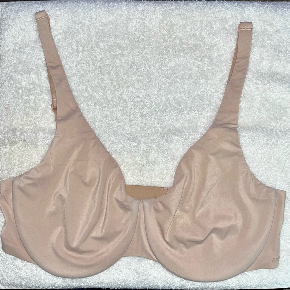 SKIMS Smoothing Nude Underwire Full Coverage Bra 36D